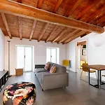 Sg9 Apartment *