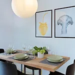 Sg9 Apartment
