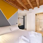 Sg9 Apartment