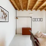 Apartment Sg9 *