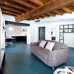 Apartment Sg9 *